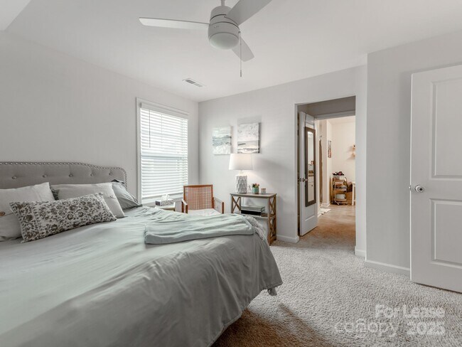 Building Photo - 1063 Thoroughbred Dr.