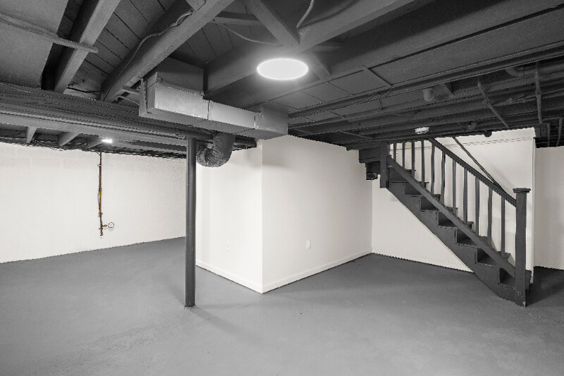 Building Photo - 25 Vincent Ave