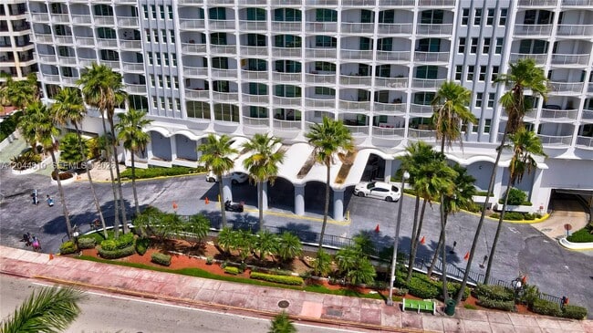Building Photo - 5401 Collins Ave