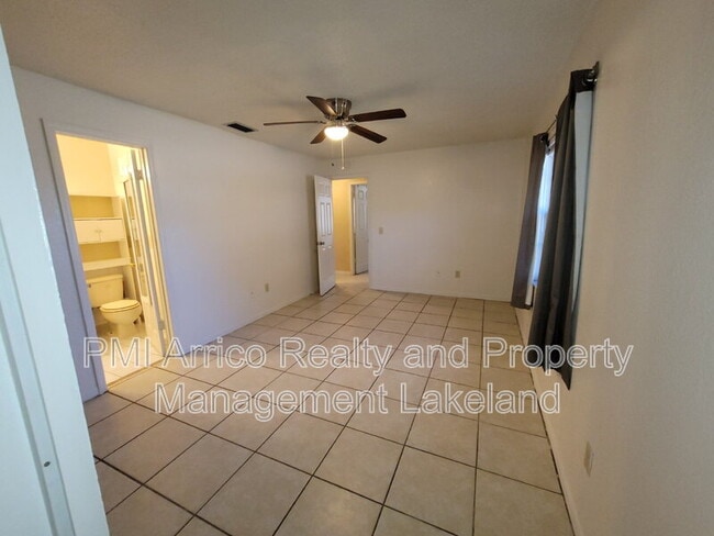 Building Photo - 968 Sunshine Way SW
