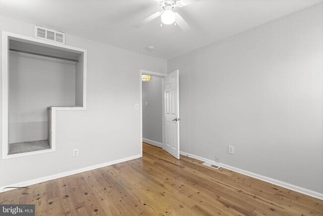 Building Photo - 1405 Reynolds St