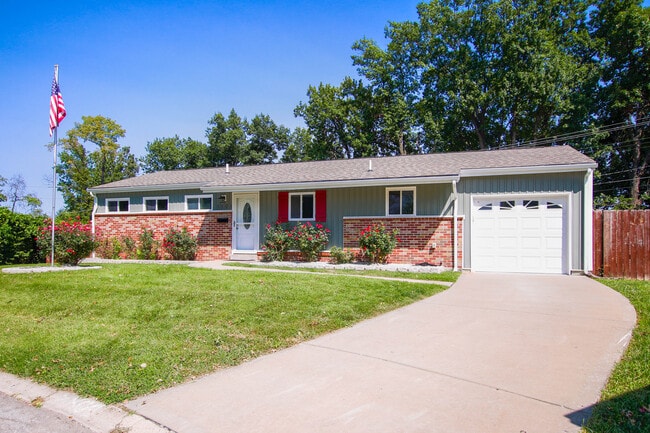 Building Photo - 8801 Chisholm Ct
