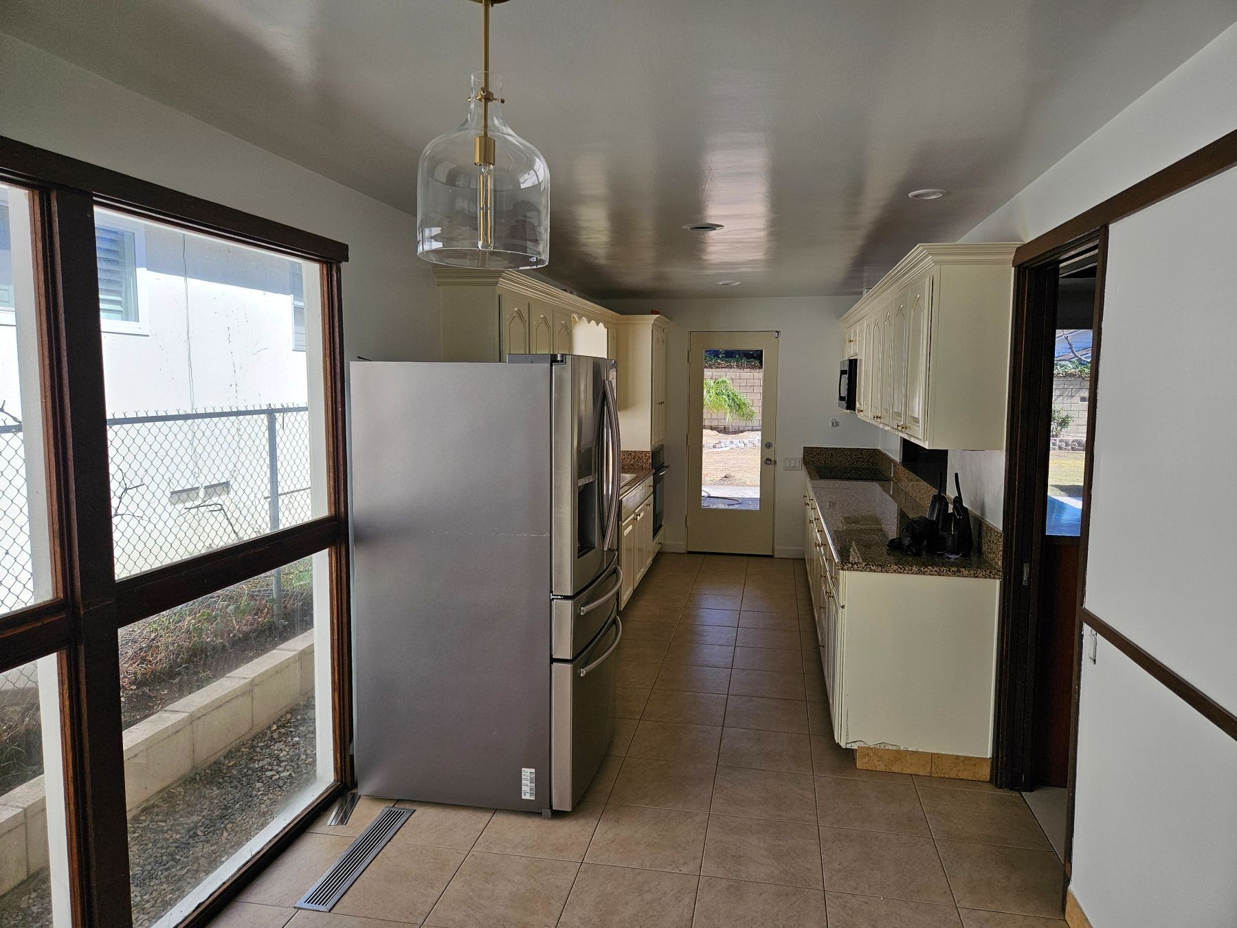 Kitchen - 3657 Broadmoor Blvd