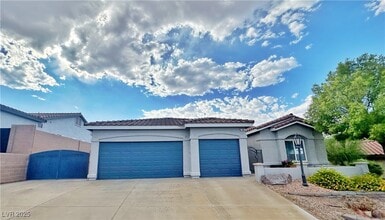 Building Photo - 105 Crescent Bay St