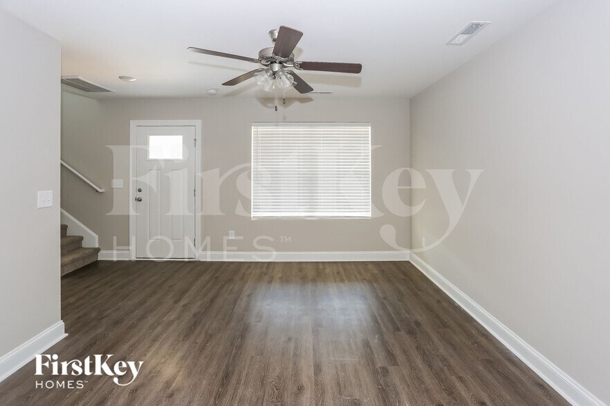 Building Photo - 2031 Samantha Dr