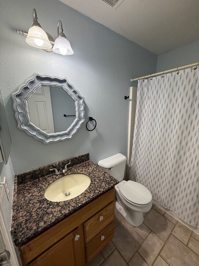 Building Photo - 9445 Bellaire St