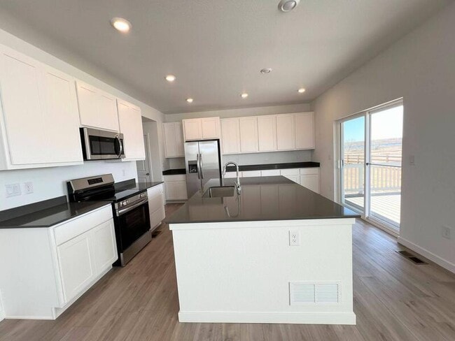 Building Photo - 690 Rob Roy Ct