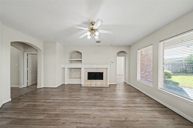 Building Photo - 5807 Bayberry Way