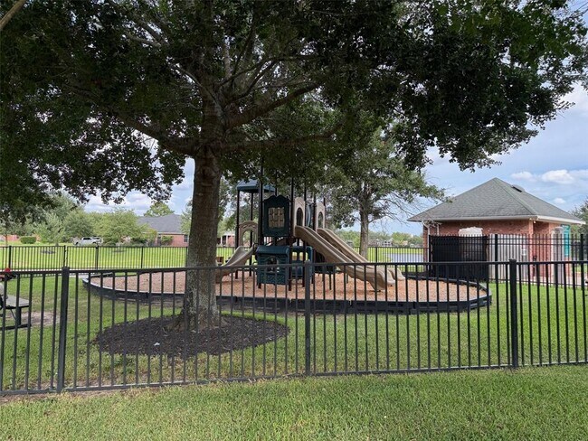 Building Photo - 24423 Hampton Lakes Dr