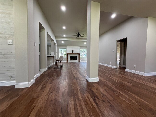 Building Photo - 28402 Ascot Farms Rd