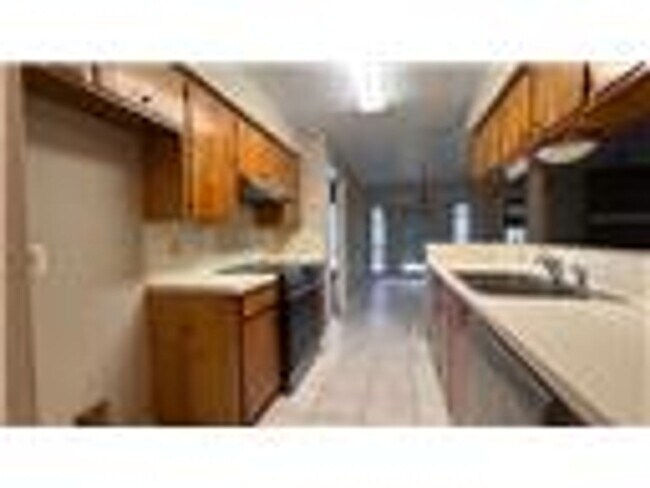 Building Photo - 3bd/2bth House