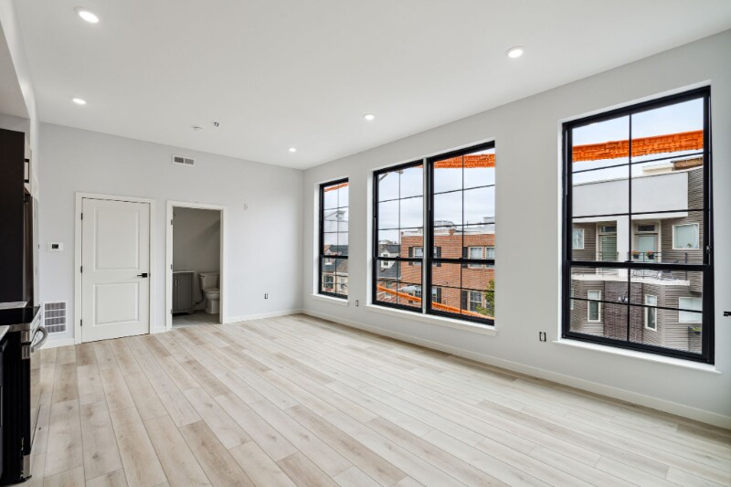 Building Photo - 1112 E Berks St