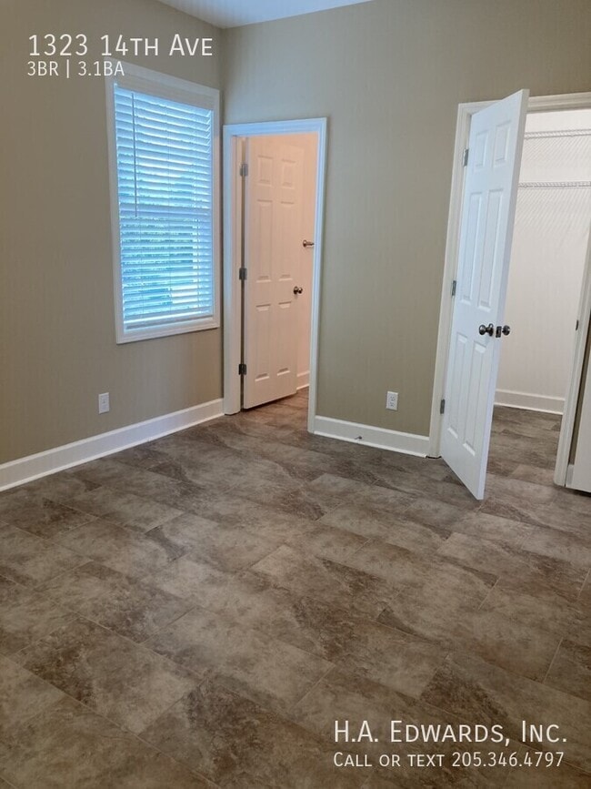 Building Photo - 1323 14th Ave