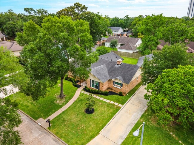 Building Photo - 4034 Shady Springs Dr