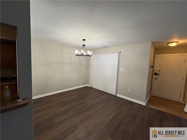 Building Photo - 904 Gregorys Way