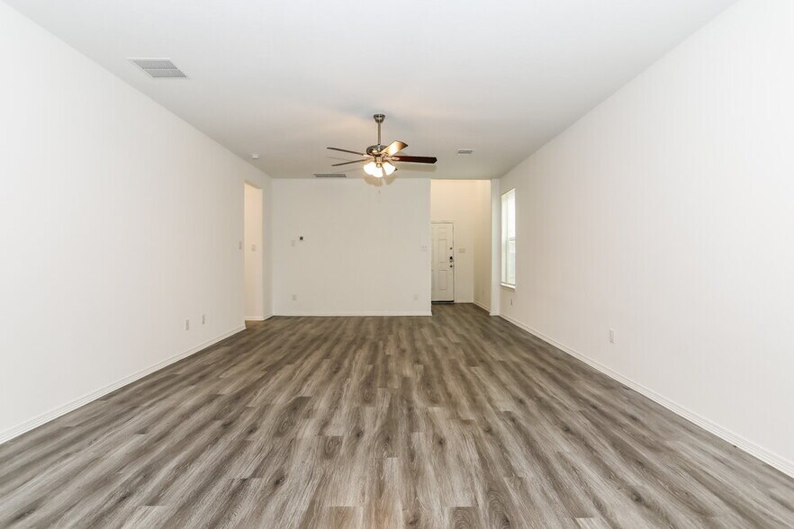 Building Photo - 16726 Rover Ln