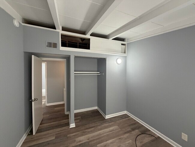 Building Photo - 1582 Bluebird Ln