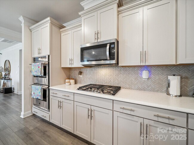 Building Photo - 6112 Willow Pin Ln