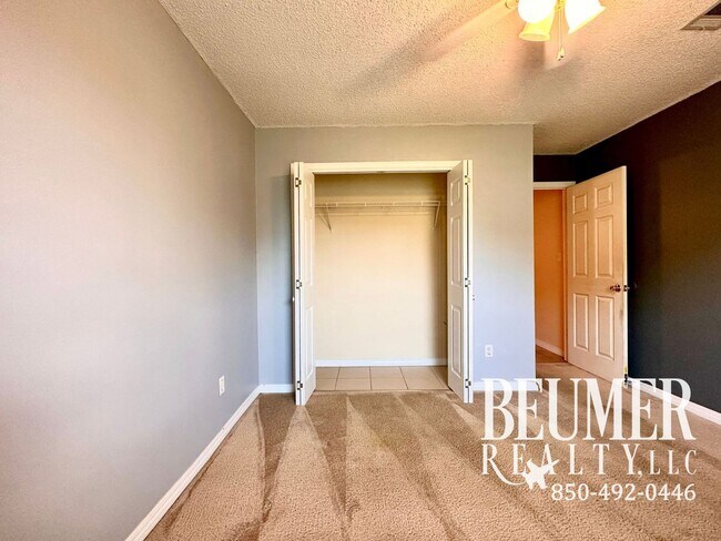 Building Photo - Beautiful 3Bed/2Bath Home Close to Correy ...