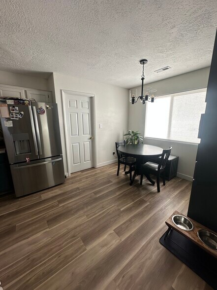 Building Photo - 1097 N Cedar Blvd