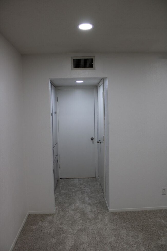 Building Photo - Birchbrook Drive