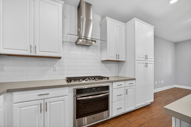 Building Photo - Charming 3-Bedroom Haven in Elk Grove with 2 Full Baths and 1603 Sq Ft of Comfort!