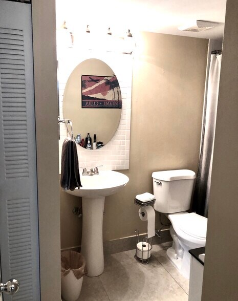 Building Photo - 12118 Saint Andrews Pl