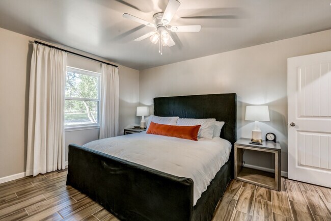 Building Photo - 11 N Pecan Dr