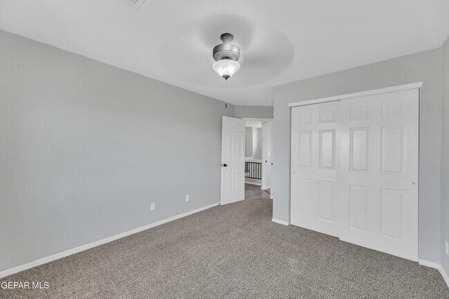Building Photo - 14378 N Cave Dr