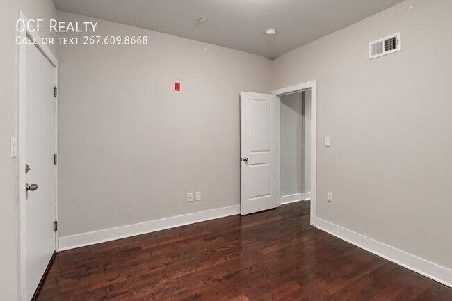 Building Photo - 46 S 44th St