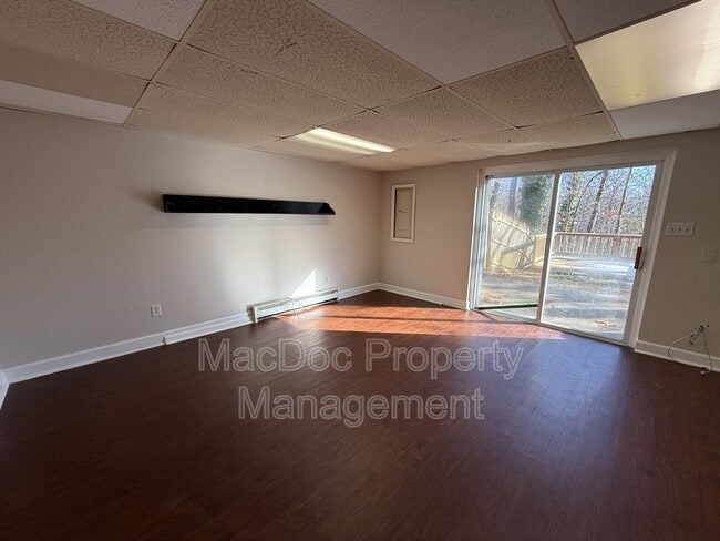 Building Photo - 534 Olde Greenwich Cir