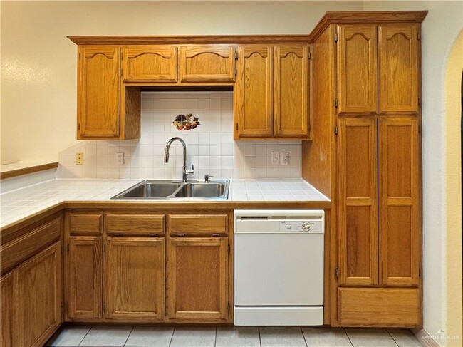 Building Photo - 28 S 32nd St