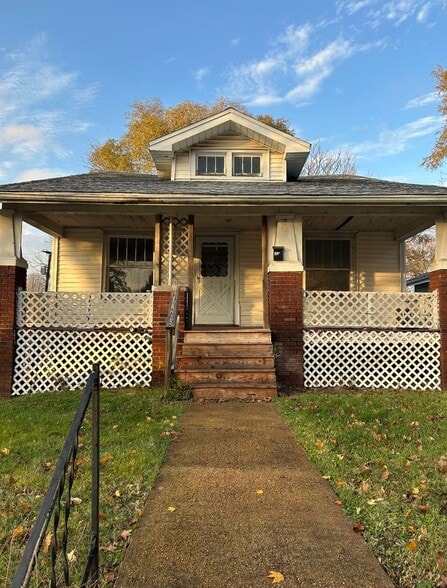Primary Photo - 1426 E Locust St