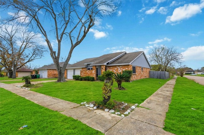 Building Photo - 16702 Quail Meadow Dr