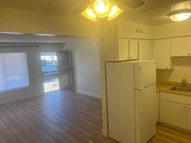 Building Photo - 1 Bedroom 1 Bath In Central Las Vegas