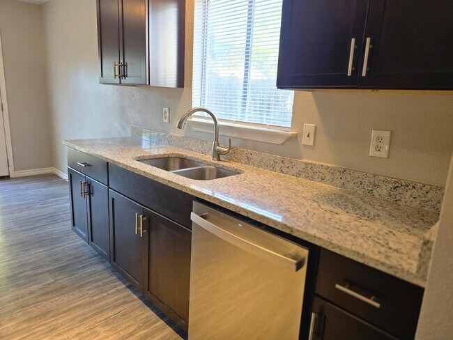 Building Photo - 8123 Comanche Pass