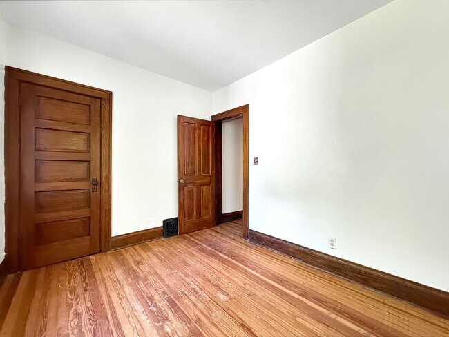 Building Photo - 1506 70th St