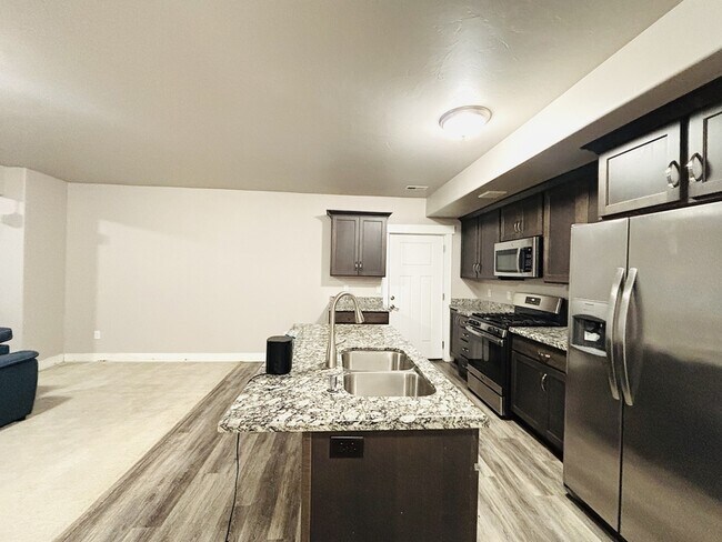 Building Photo - 11528 S 4055 W