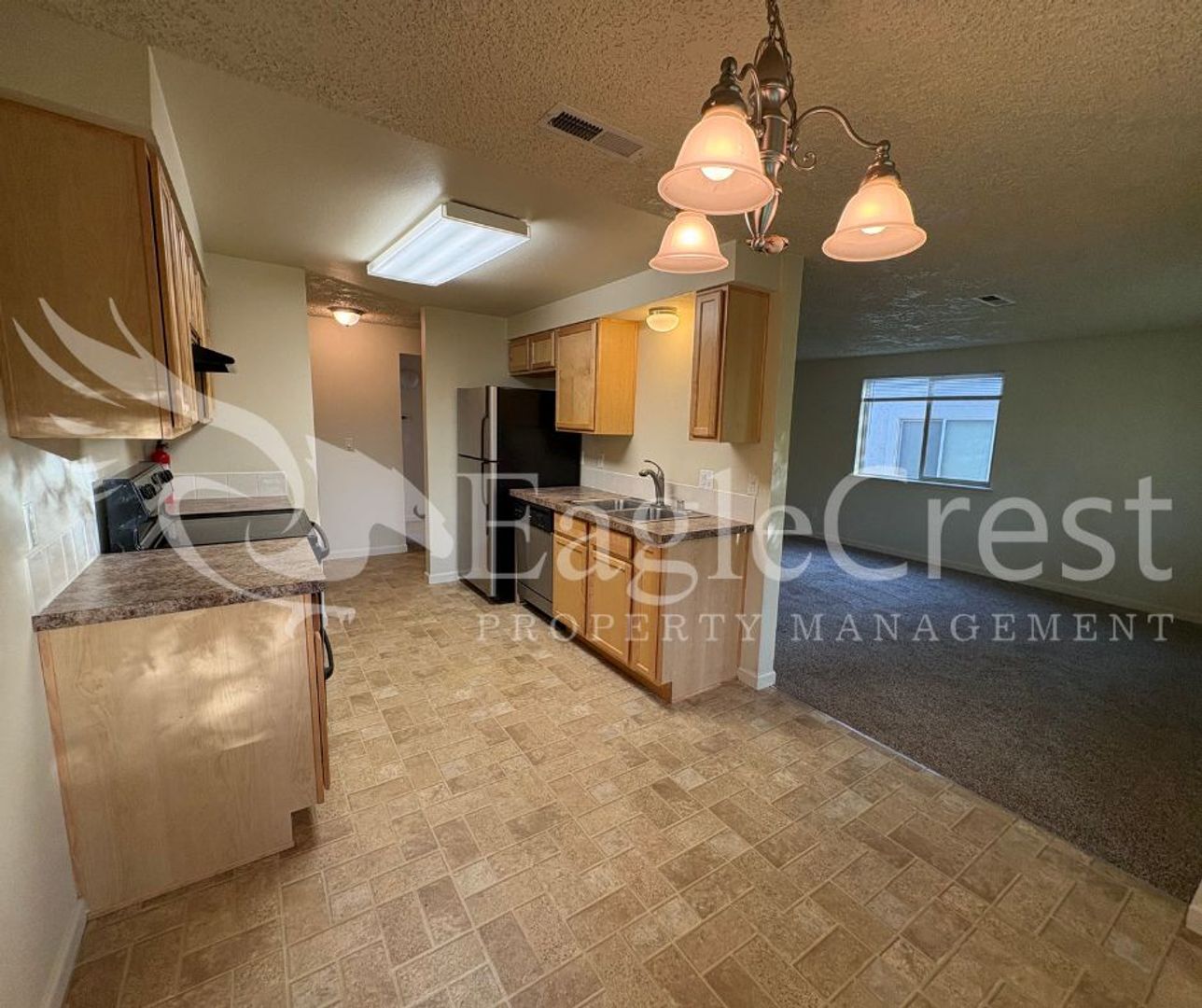 Building Photo - Two Bedroom Upstairs Unit in The Vineyards