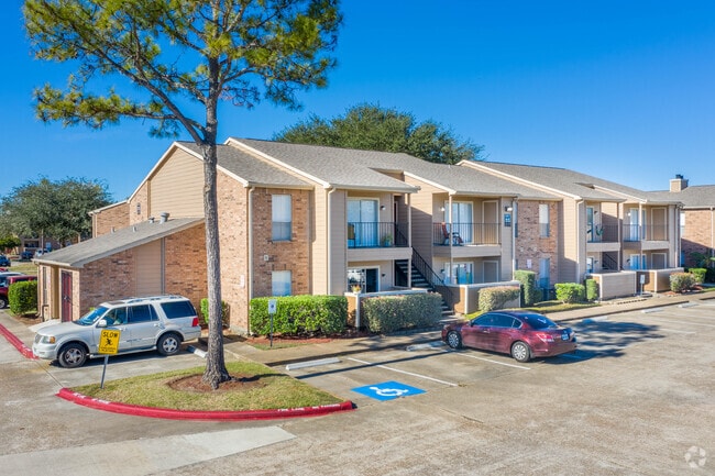 Building Photo - Meadow Park