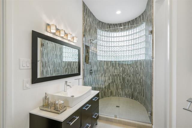 Building Photo - 656 Timbercrest Cir