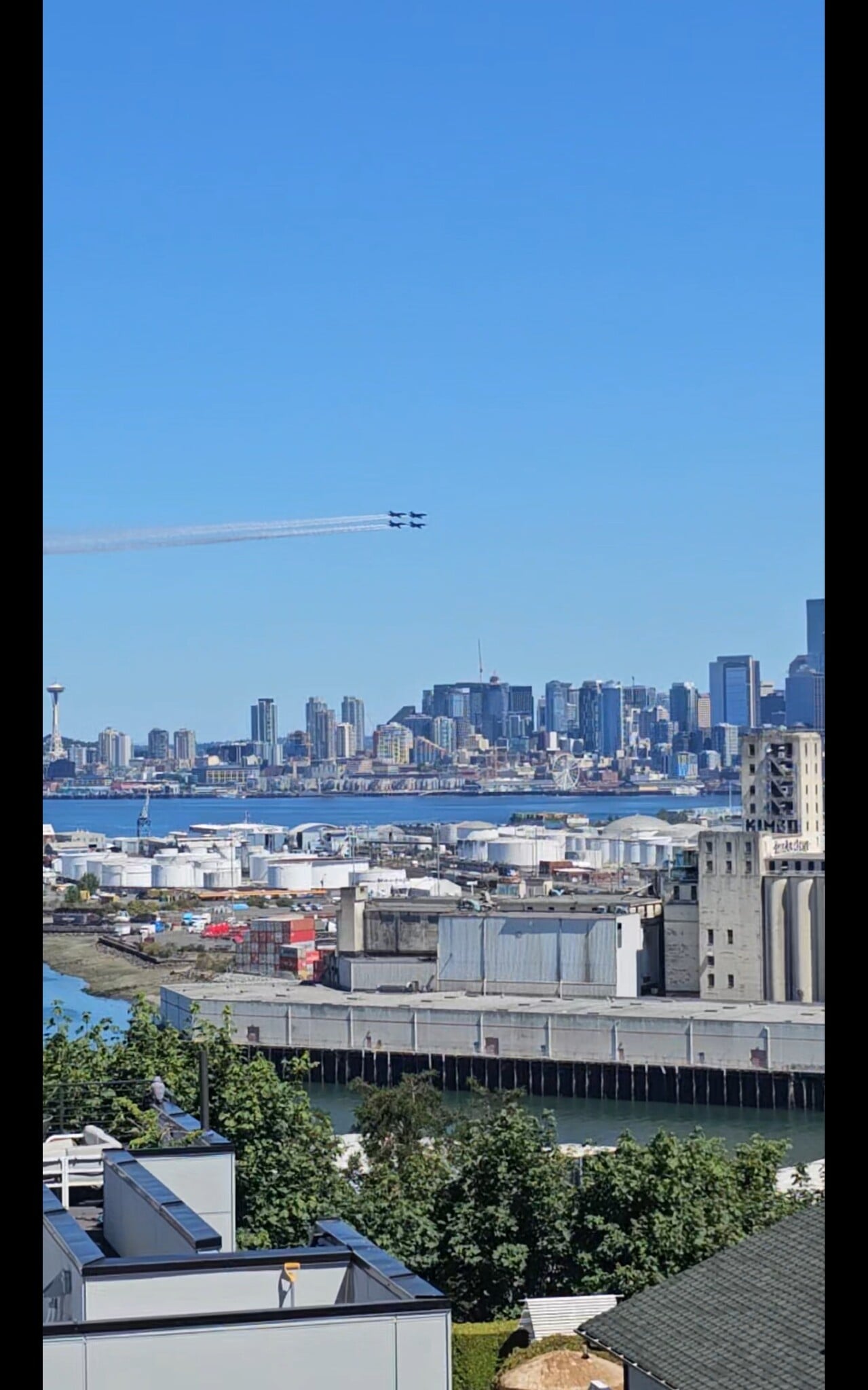 Building Photo - 2064 SW Charlestown St