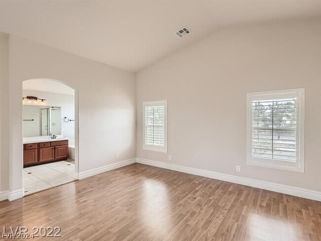 Building Photo - 1115 Aldenwood Ave