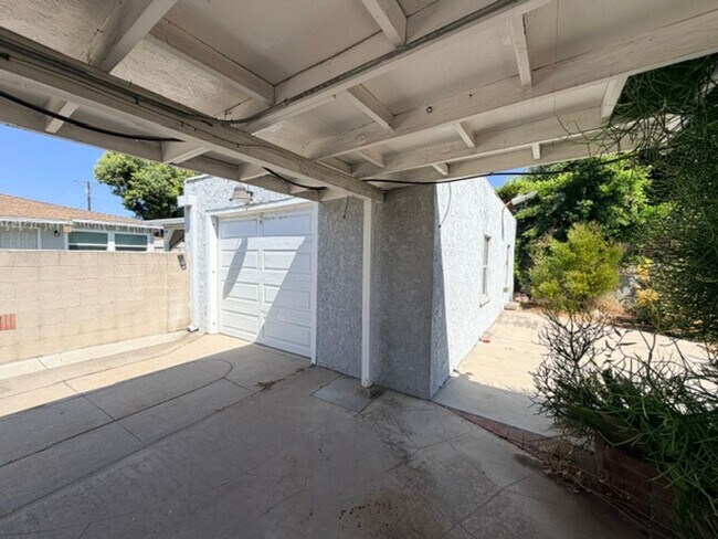 Building Photo - 445 E Puente St