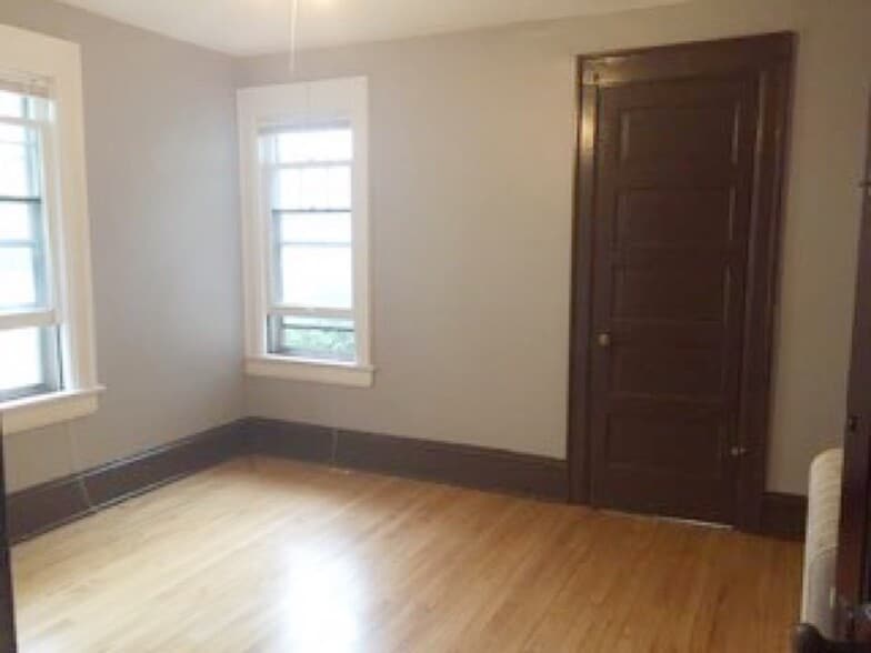 Building Photo - 2958 N Prospect Ave