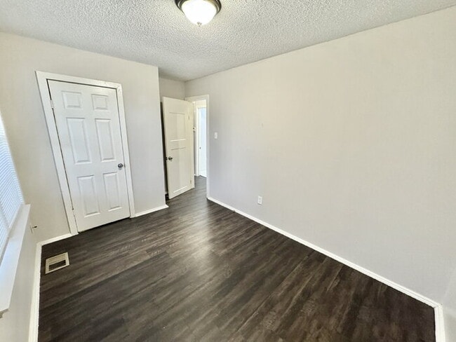 Building Photo - 655 Granada Rd