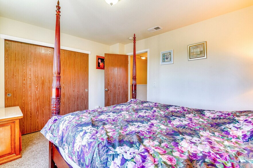 Building Photo - 110 Pasco Dr