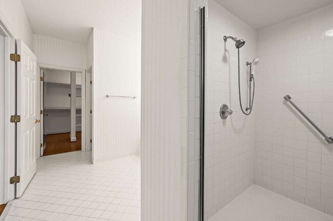 Building Photo - "Experience Southern Charm: Spacious 3-Bed, 3-Bath Home in The Landings"