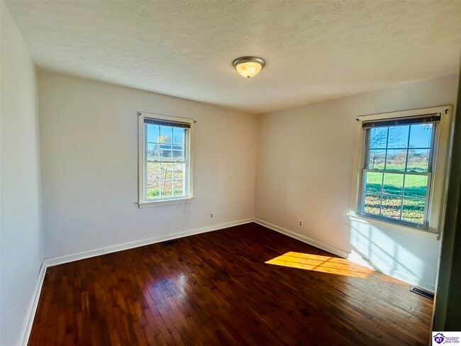 Building Photo - 8146 Hardinsburg Rd