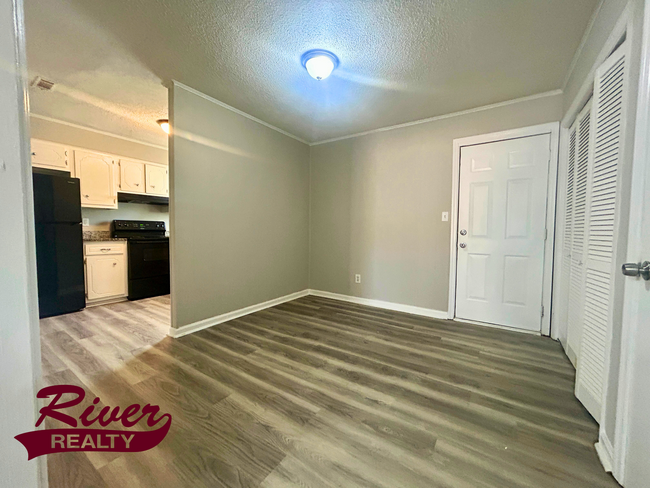 Building Photo - | $1475 | Beautiful 4-Bedroom, 2-bathroom ...